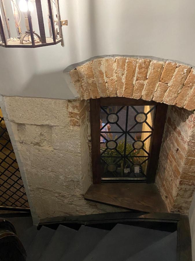 Центер Квартира На Вулиці Лесі Українки 19 Leópolis Exterior foto